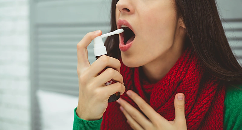 От першения могут помогать местные средства для орошения, фото